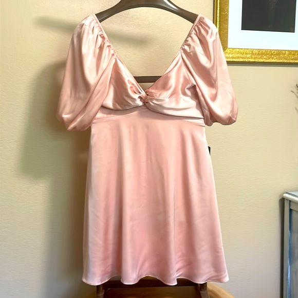 Express satin open back dress - Picture 1 of 7